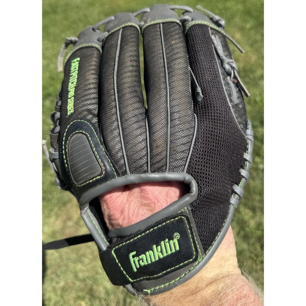 Franklin Fastpitch Pro Series 11 Youth Softball Glove Black Girls LHT 22433L-11